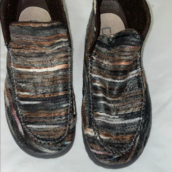 Hey Dude Multicolor Striped Flats (8) - Picture 4 of 11